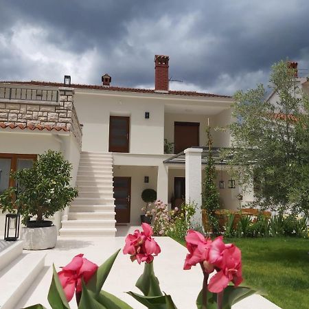 Haus Silvia Διαμέρισμα Ρόβινι Εξωτερικό φωτογραφία