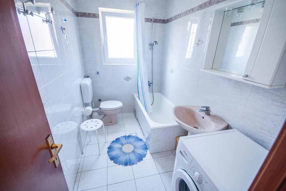 Haus Silvia Διαμέρισμα Ρόβινι Εξωτερικό φωτογραφία