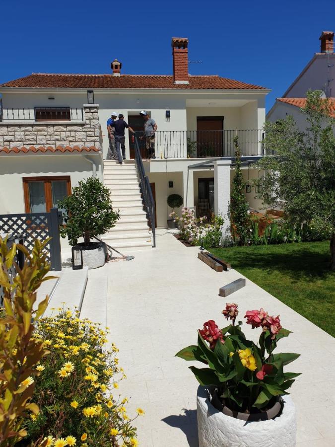 Haus Silvia Διαμέρισμα Ρόβινι Εξωτερικό φωτογραφία