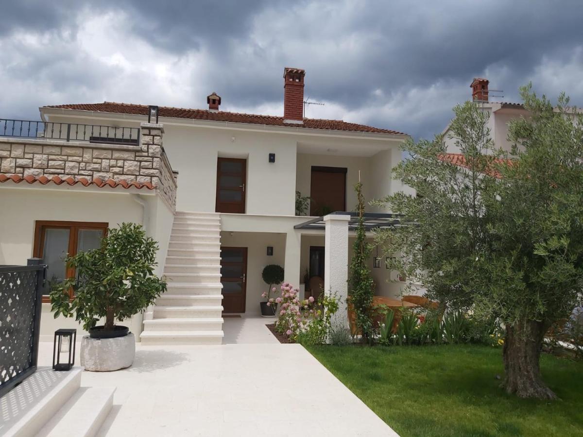 Haus Silvia Διαμέρισμα Ρόβινι Εξωτερικό φωτογραφία
