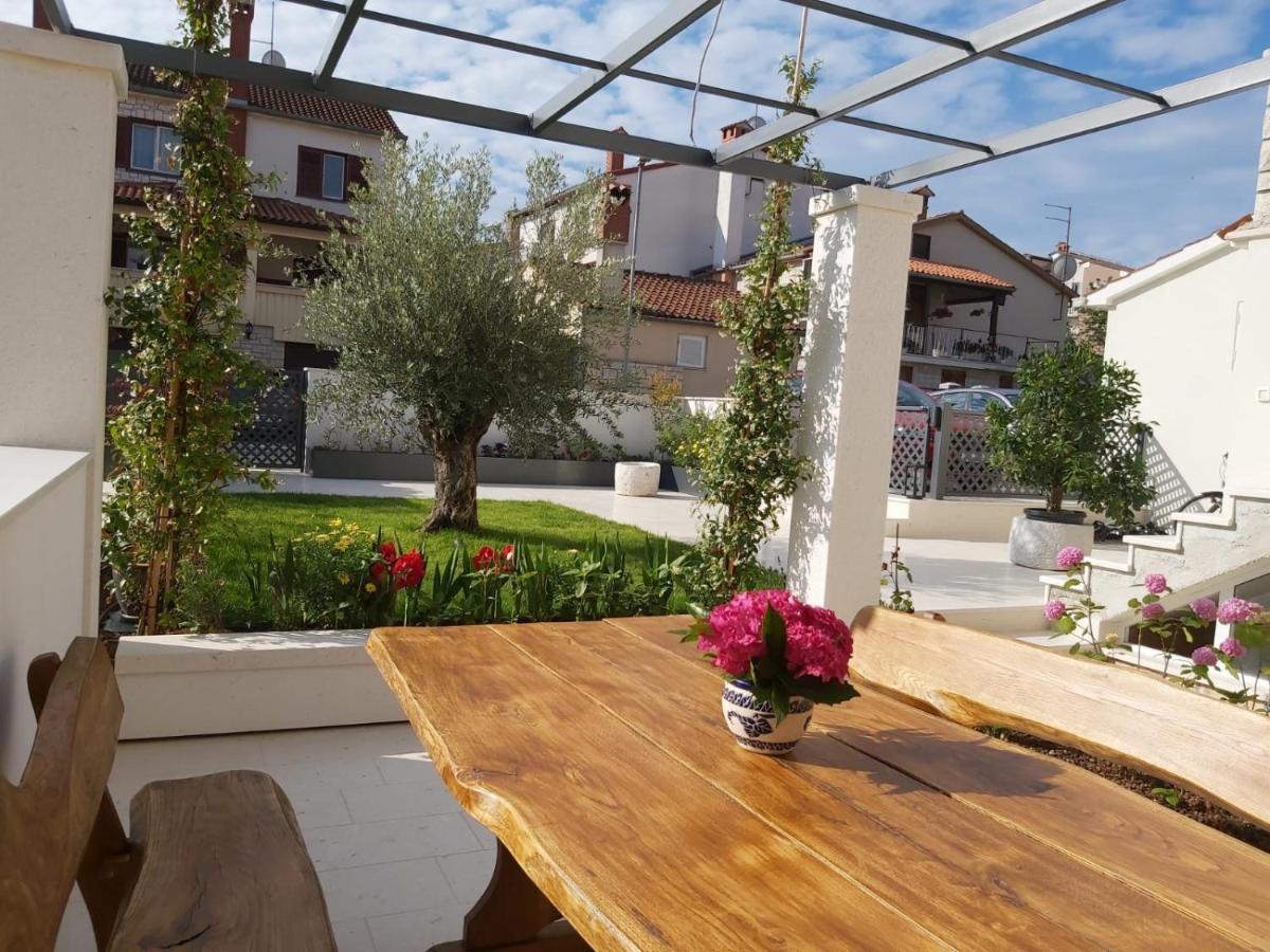 Haus Silvia Διαμέρισμα Ρόβινι Εξωτερικό φωτογραφία